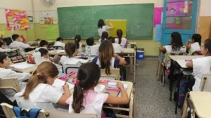 Persisten dificultades en la reubicación de alumnos secundarios en San Juan