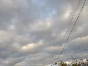 Inicio de semana FRIO y nublado en San Juan