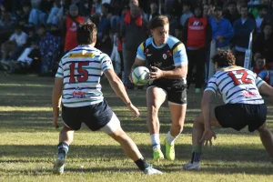 Universitario se quedó con el clásico tras un partido muy sólido