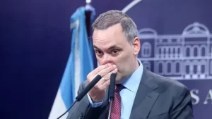 El contratista de Adorni aportó nuevas pruebas ante la Justicia y ratificó pagos en efectivo