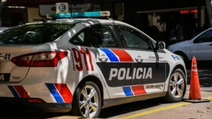 Brutal ataque a la Policía en un operativo por armas de fuego en Villa del Sur