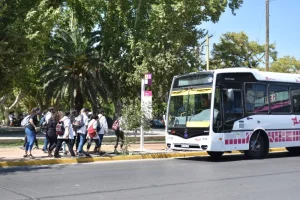 Educación justificará las faltas de alumnos afectados por las fallas en el sistema SUBE