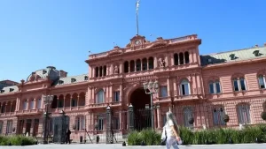 El empleo público nacional cayó 5,8% y perdió 17.116 puestos