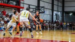 Urquiza quedó a un triunfo de la final tras vencer a Minero