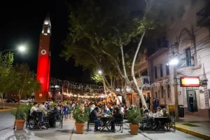 El Día del Amigo impulsó un lleno total en bares y restaurantes, pero no alcanza para revertir la crisis del sector
