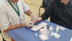 Científicos de la UNSJ avanzan en una investigación con flores autóctonas para combatir el Mal de Chagas