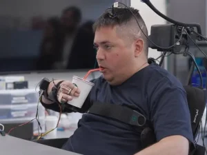Implante cerebral restaura movimiento y tacto en tetrapléjico