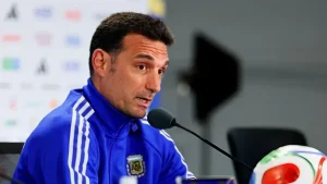 Scaloni desestima críticas sobre favoritismo arbitral en el Mundial