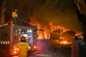 Viento Zonda en San Juan: Bomberos advierte por el riesgo de quemar pastizales