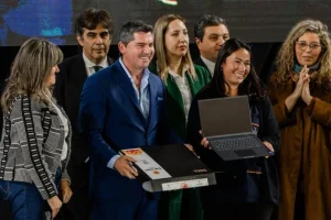 Orrego ratificó la ampliación del programa de computadoras para estudiantes de San Juan