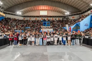 Orrego entregó casi 1.400 computadoras a estudiantes sanjuaninos